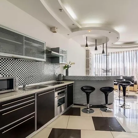 Cozy Apartment In Most City Center Dnipro Exterior photo