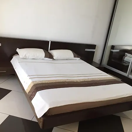 Cozy Apartment In Most City Center Dnipro Exterior photo