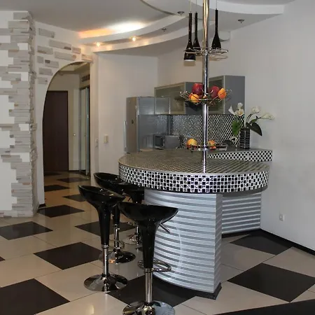 Cozy Apartment In Most City Center Dnipro Exterior photo