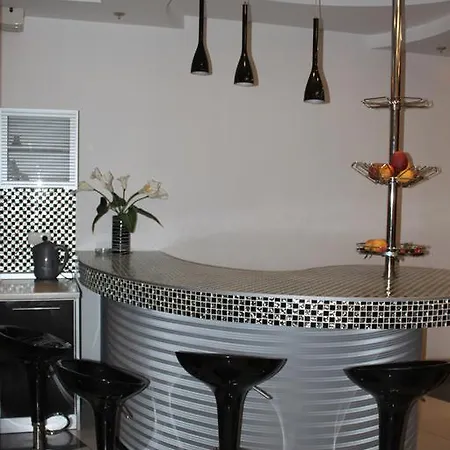 Cozy Apartment In Most City Center Dnipro Exterior photo