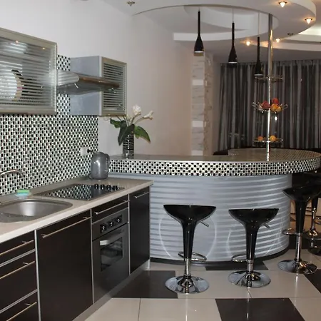 Cozy Apartment In Most City Center Dnipro Exterior photo