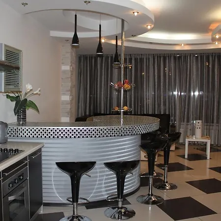 Cozy Apartment In Most City Center Dnipro Exterior photo